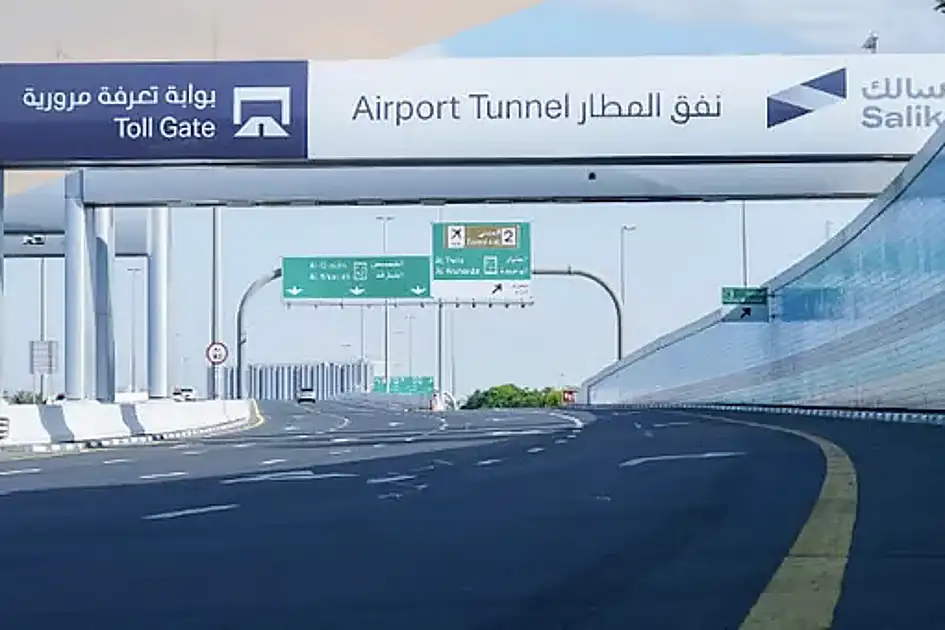 Dubais Salik verlängert 5-Jahres-Vertrag mit TransCore zur Erweiterung von KI-Maut- und Parkzahlungen. Dubais Salik verlängert 5-Jahres-Vertrag mit TransCore zur Erweiterung von KI-Maut- und Parkzahlungen.