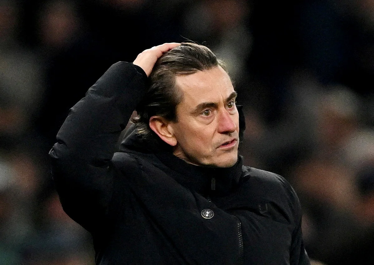 Tottenham Hotspur sack manager Frank with relegation dogfight looming