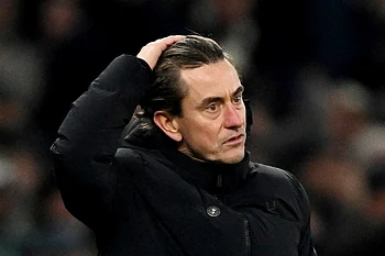 Tottenham Hotspur sack manager Frank with relegation dogfight looming