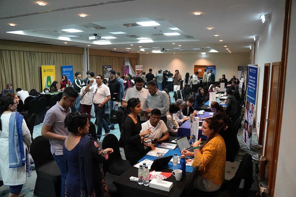 Families move beyond browsing at Glinks Pathfinder Education Fair