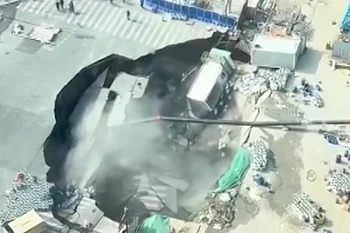 China: Huge pit visible in Shanghai after viral sinkhole video