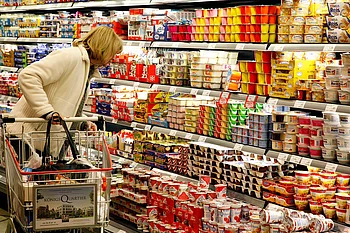 UAE steps up food price hike monitoring after 7,702 violations last year