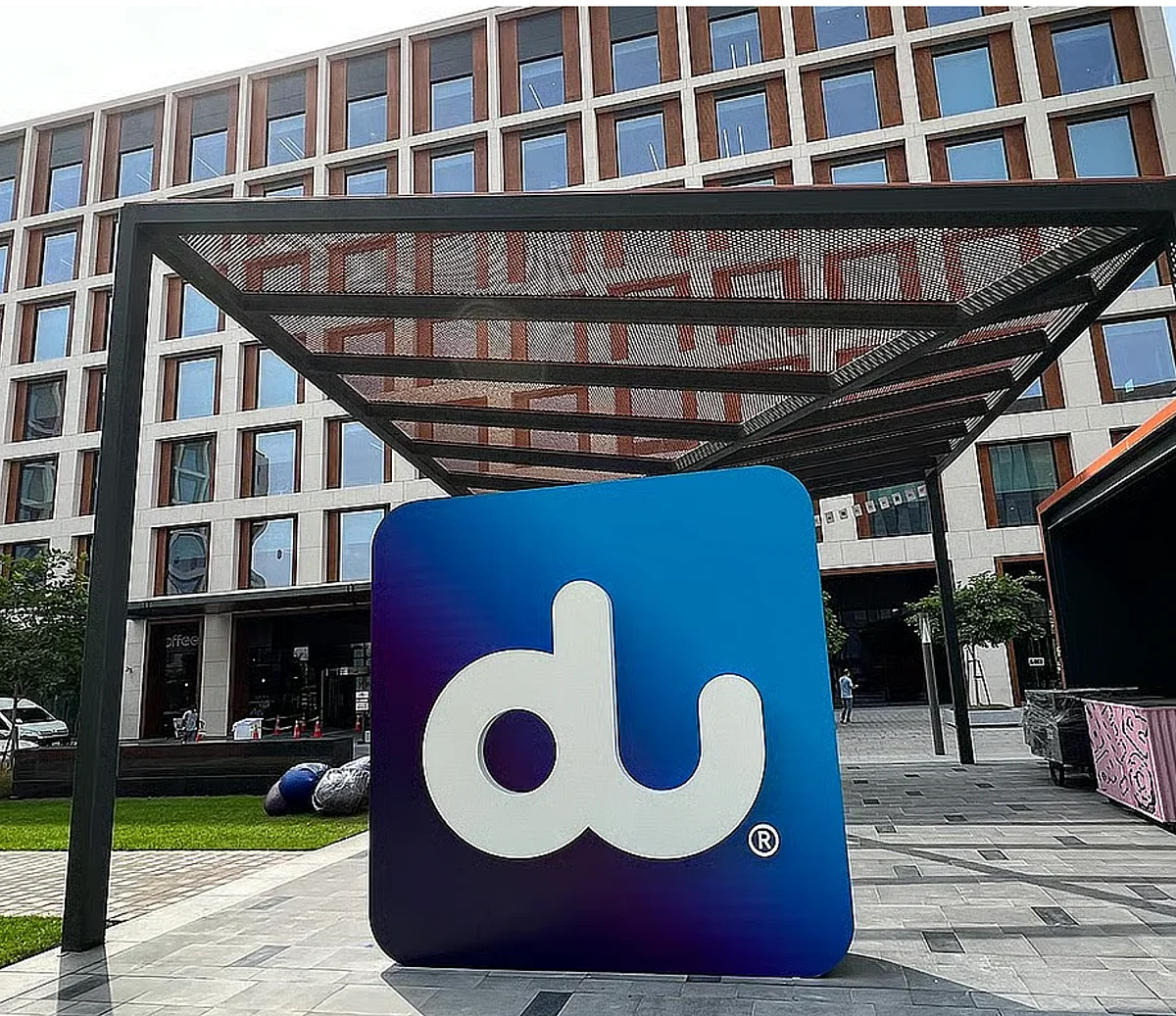 UAE's du to invest in Singapore-India-Gulf subsea cable system for high data connectivity