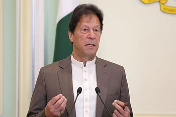 'Politics aside': Top Pakistan ex-cricketers call for urgent treatment for Imran Khan's vision loss