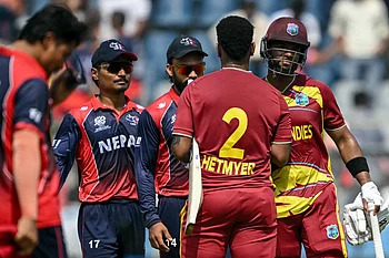 Holder and Hope steer West Indies into T20 World Cup Super Eight