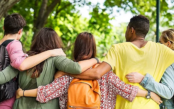 Can teenagers get summer jobs in UAE? What law says