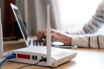 Iraqi-UAE consortium to build $700 million 'WorldLink' fast data cable network