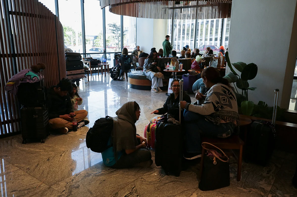 Flight grounded due to regional conflict? Here’s what UAE law says about refunds