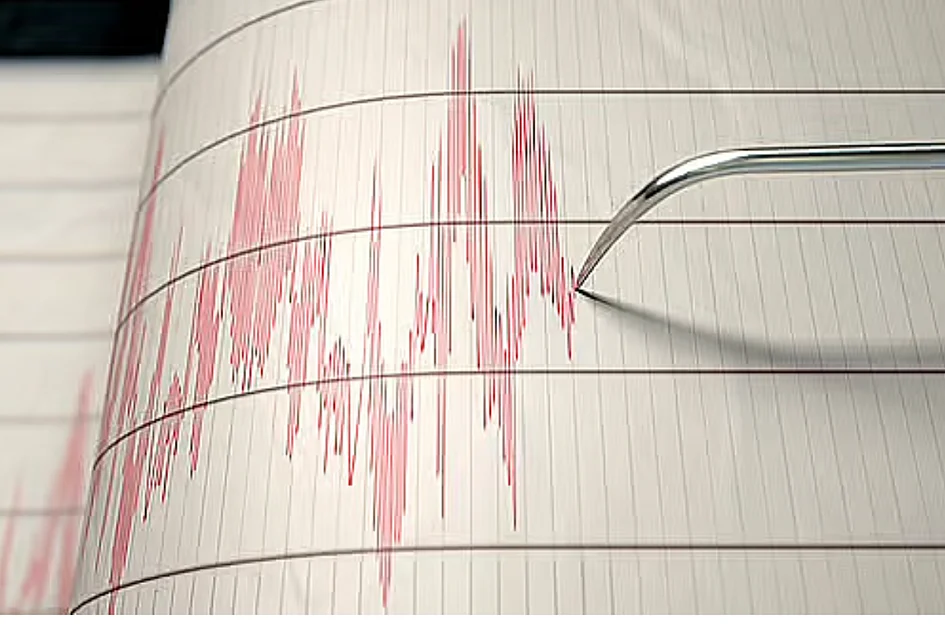 Magnitude 5.4 earthquake jolts Bangladesh; tremors felt in Dhaka