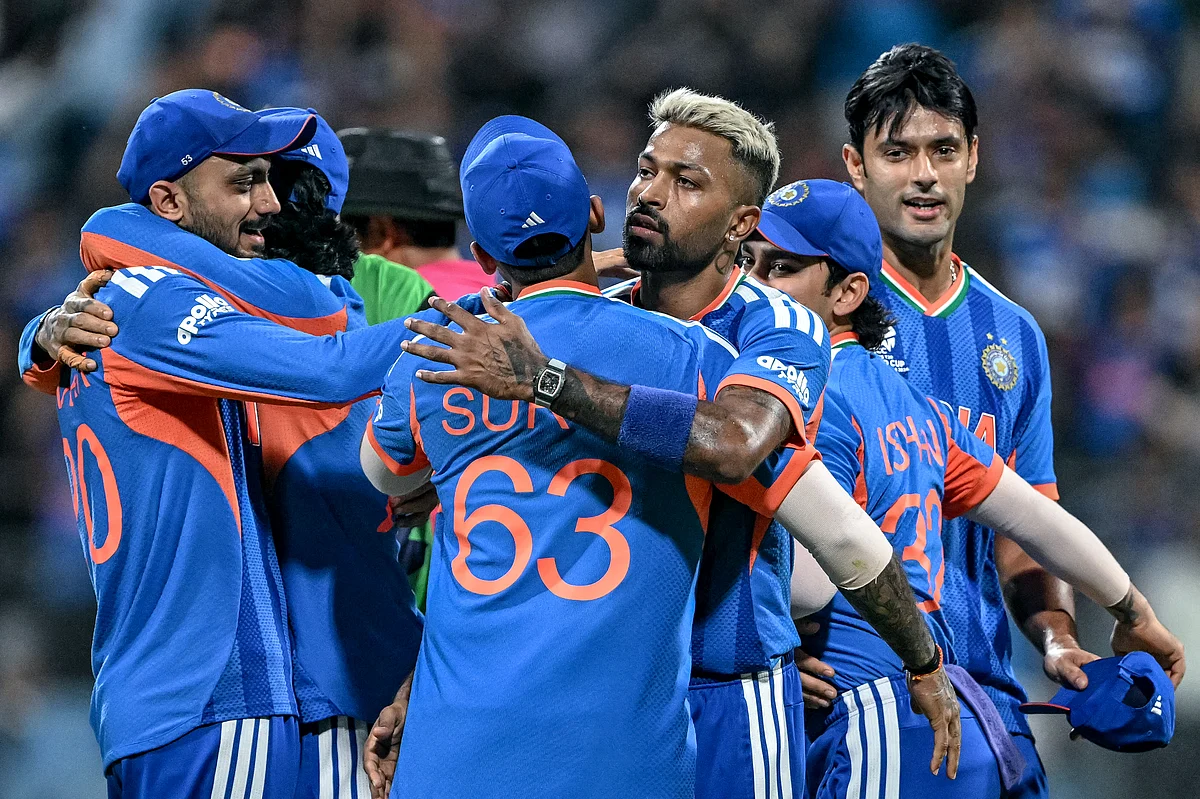 India beat England by 7 runs; secure place in T20 World Cup final