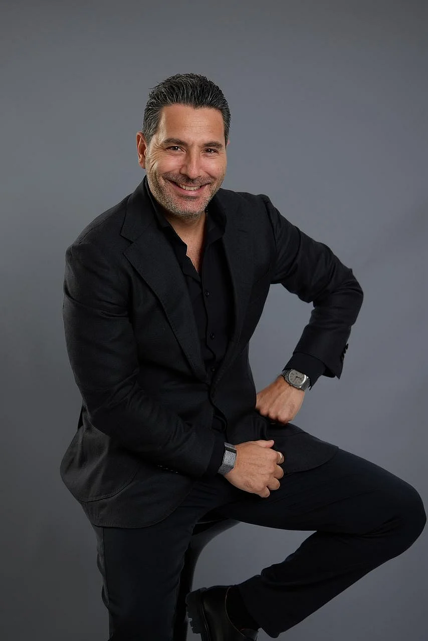 Meet the UAE-based creator behind the viral ‘we chose this country’ message