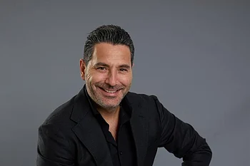 Meet the UAE-based creator behind the viral ‘we chose this country’ message