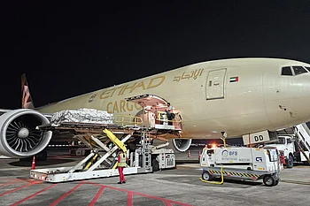 Top UAE retailer brings in 80,000kg of food essentials on charter cargo flight