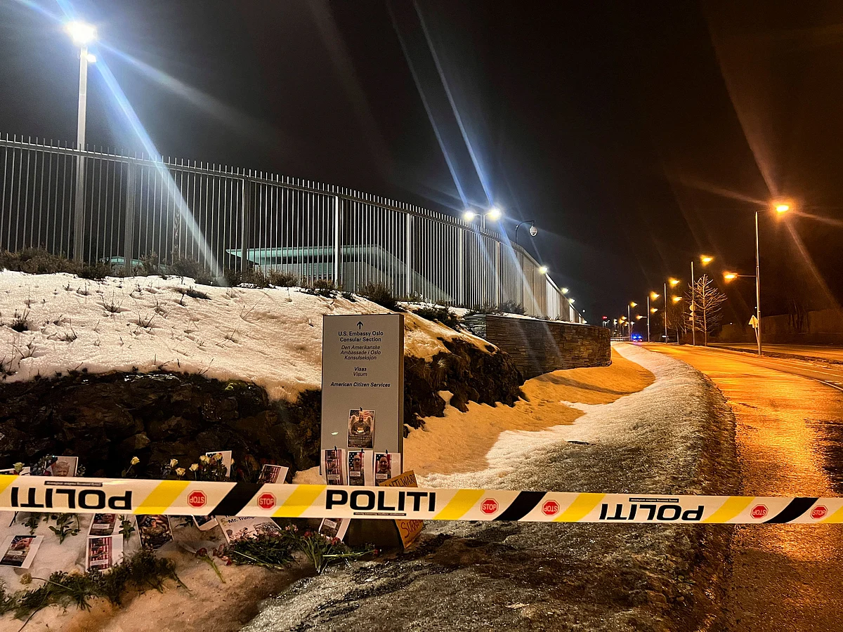 Explosion hits US embassy in Oslo, causing minor damage, thick smoke