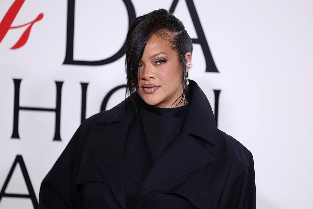 Singer Rihanna's mansion in Beverly Hills struck by gunfire