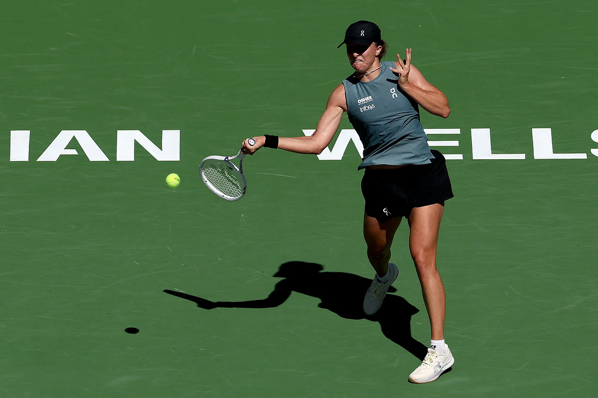 Tennis: Swiatek routs Muchova to reach Indian Wells quarter-finals