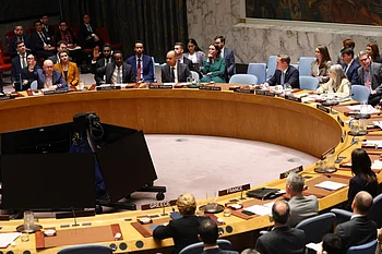 UN Security Council passes resolution demanding Iran halt attacks on Gulf states