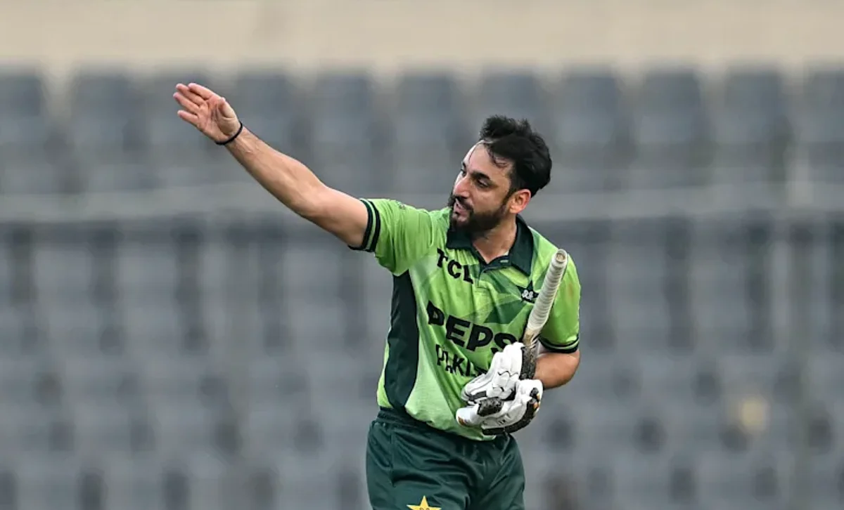 Pakistan's Salman reprimanded for throwing gloves, helmet in Bangladesh match