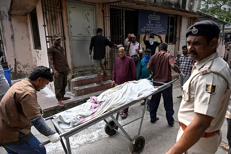 India hospital fire kills 10, injures 11 staff who helped rescue patients |  Khaleej Times