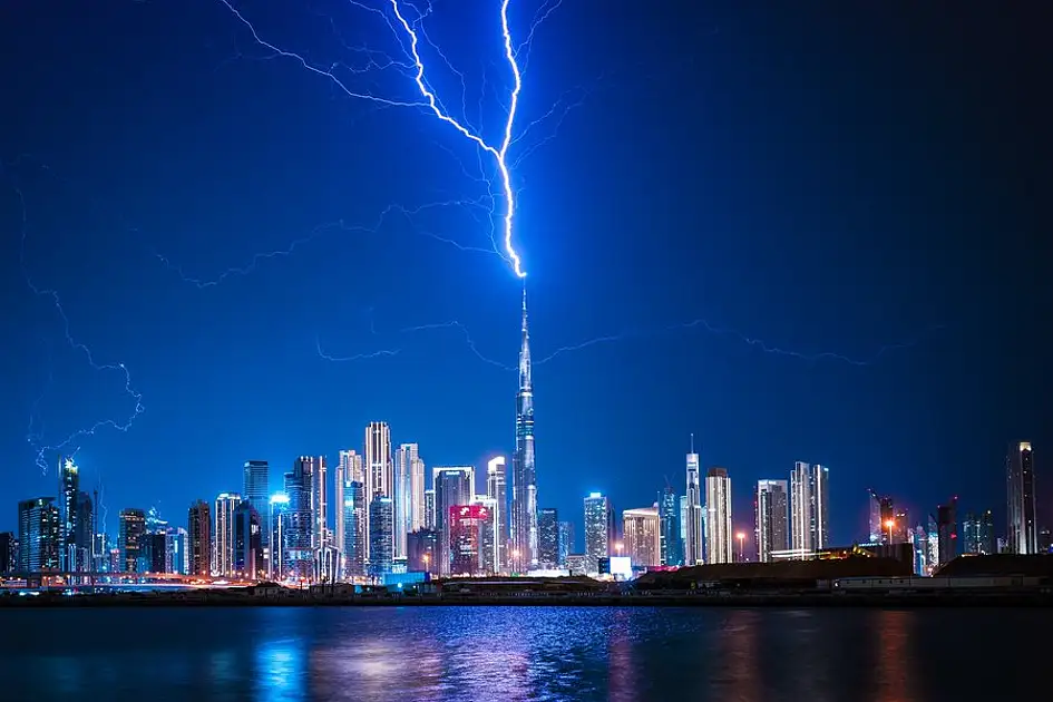 Unstable weather in UAE: Thunder, lightning strike Dubai skies as heavy ...