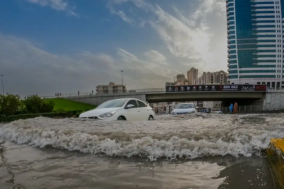 Why last nightâs rain didnât stop: NCM explains âmain waveâ behind UAE ...