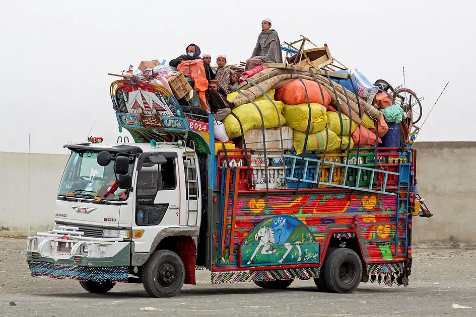 Pakistan says holding talks with Afghan government in China