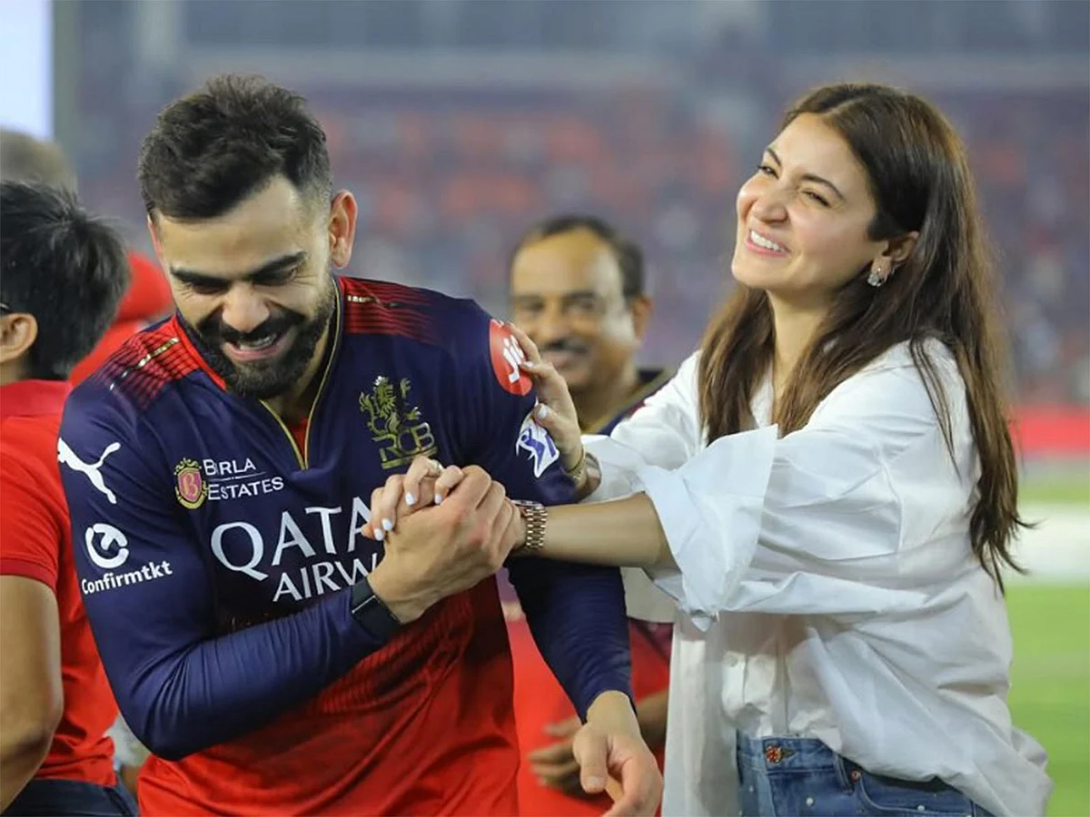 IPL 2026: Virat Kohli blows flying kiss to Anushka Sharma after RCB's win over SRH