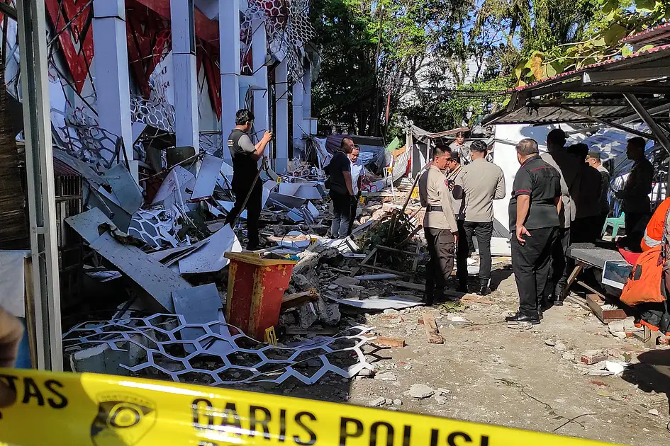 Tsunami warning lifted after major earthquake in Indonesia kills one