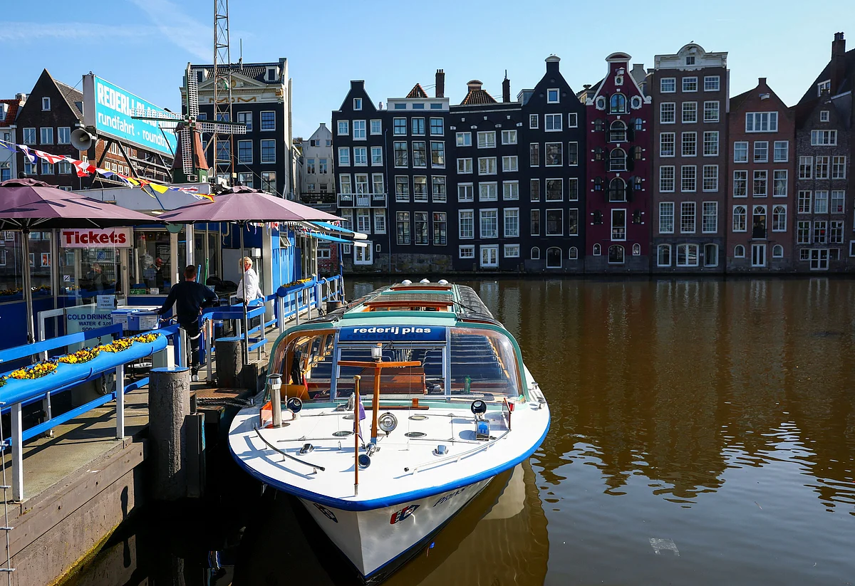 Europe's biggest pension investor eyes private markets boost