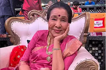 Asha Bhosle, legendary Indian singer, dies in Mumbai at 92