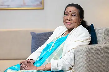 ‘She made me feel protected’: Dubai-based actress Kalpana Iyer on how Asha Bhosle made her feel welcome