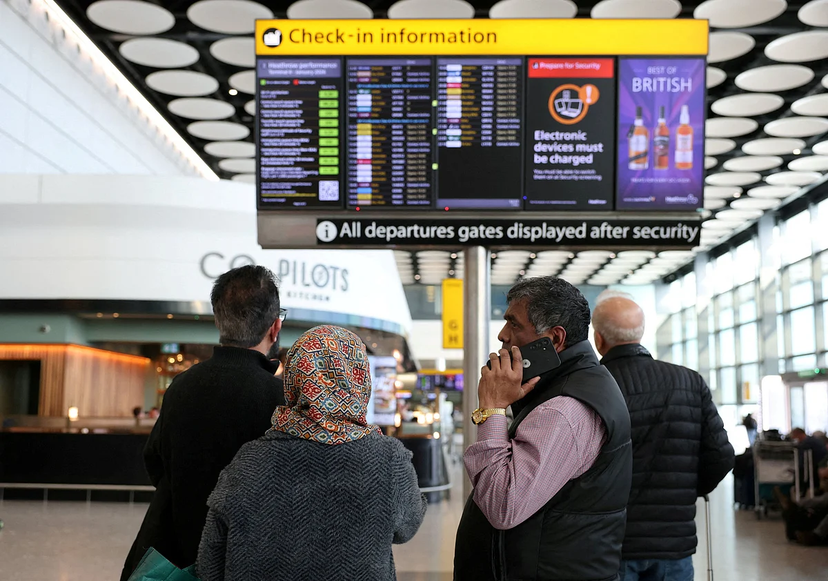 UK's Heathrow airport says outlook uncertain as Mideast conflict shifts passenger flows