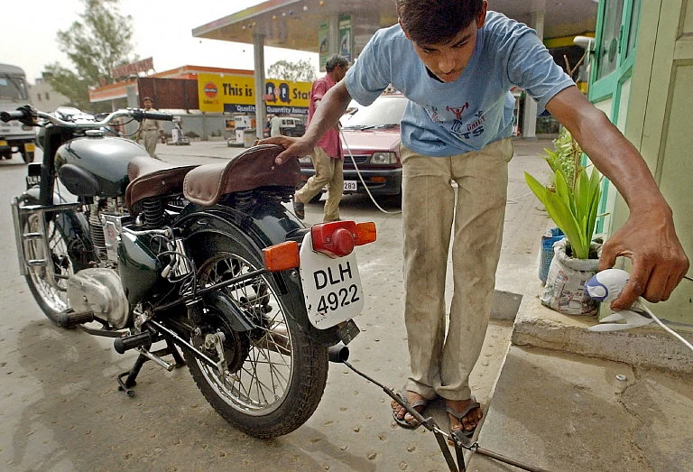 Explained: Why Delhi is banning petrol-powered two-wheelers in two years