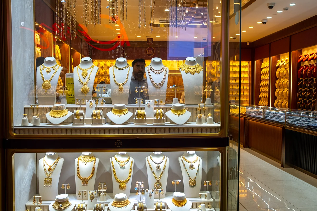 Gold prices rise in Dubai amid hopes of US-Iran peace deal