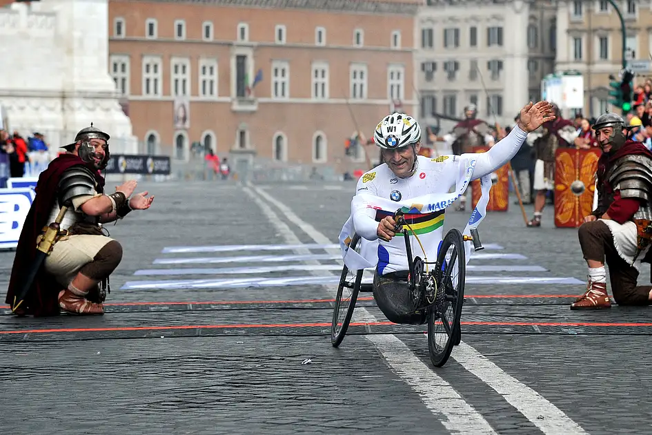 Der ehemalige Formel-1-Fahrer und Paralympics-Sieger Alex Zanardi stirbt ...