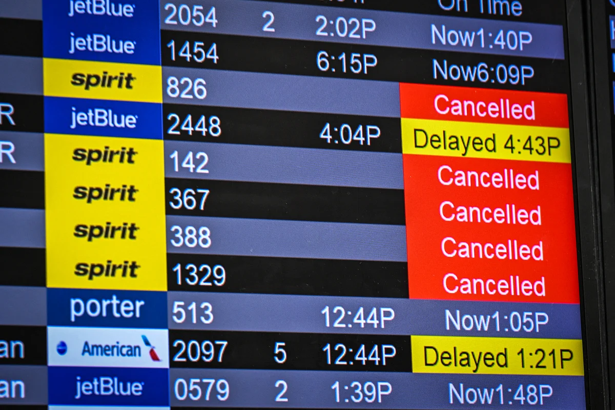 'Industry stepping up': Airlines help stranded Spirit passengers after carrier stops operations
