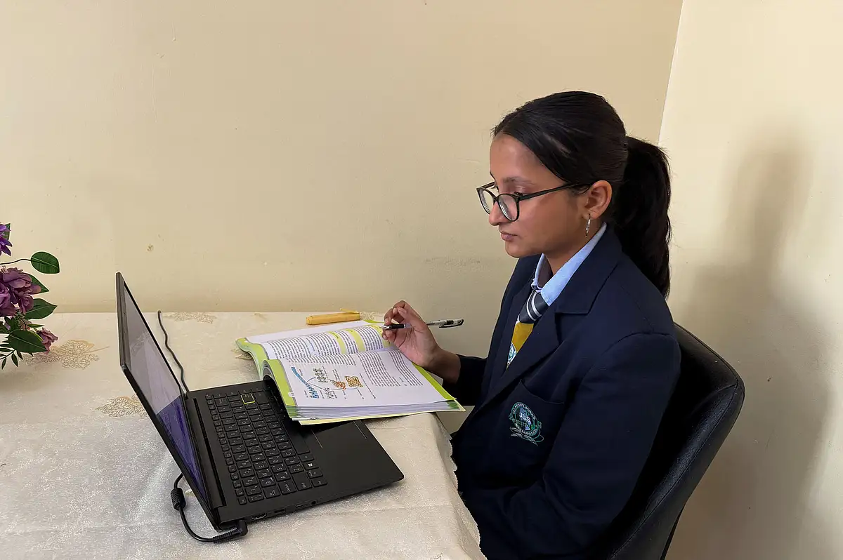 UAE Schools Pivot to Distance Learning Amid Security Concerns — image 3