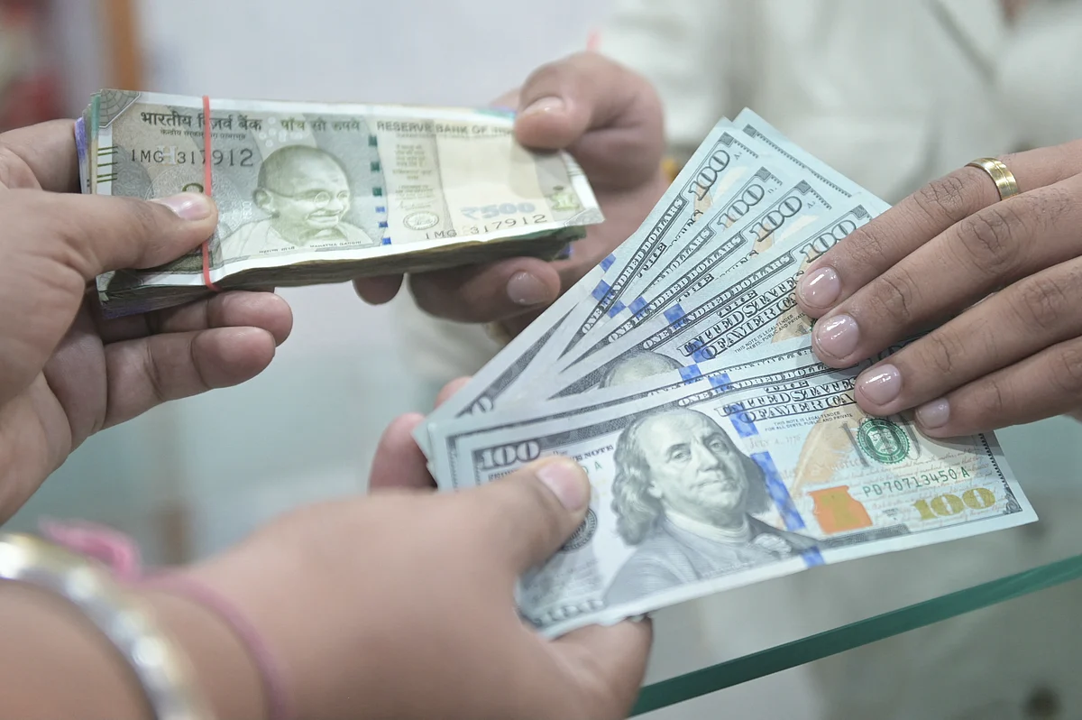 #India offers dollar-rupee swap to boost foreign c
