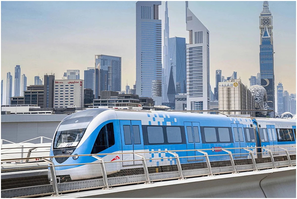 Heading out on #EidAlAdha? 
Dubai Metro timings, free parking, all you should know.