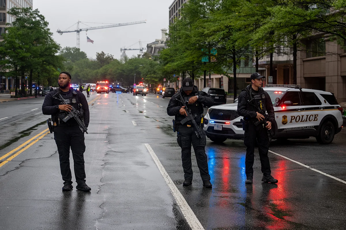 Who was the 21-year-old White House shooter shot dead by US Secret Service?