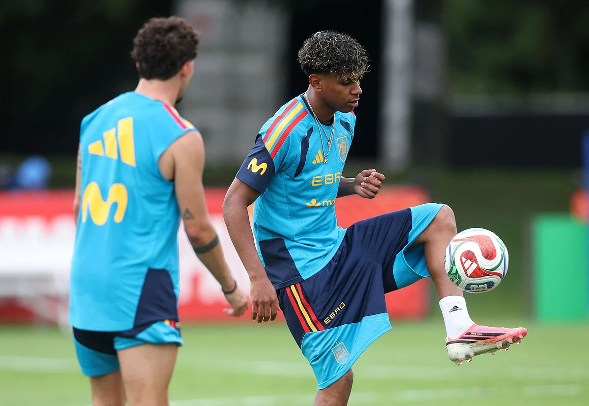 Spain's Yamal, Williams on course for World Cup opener, says
