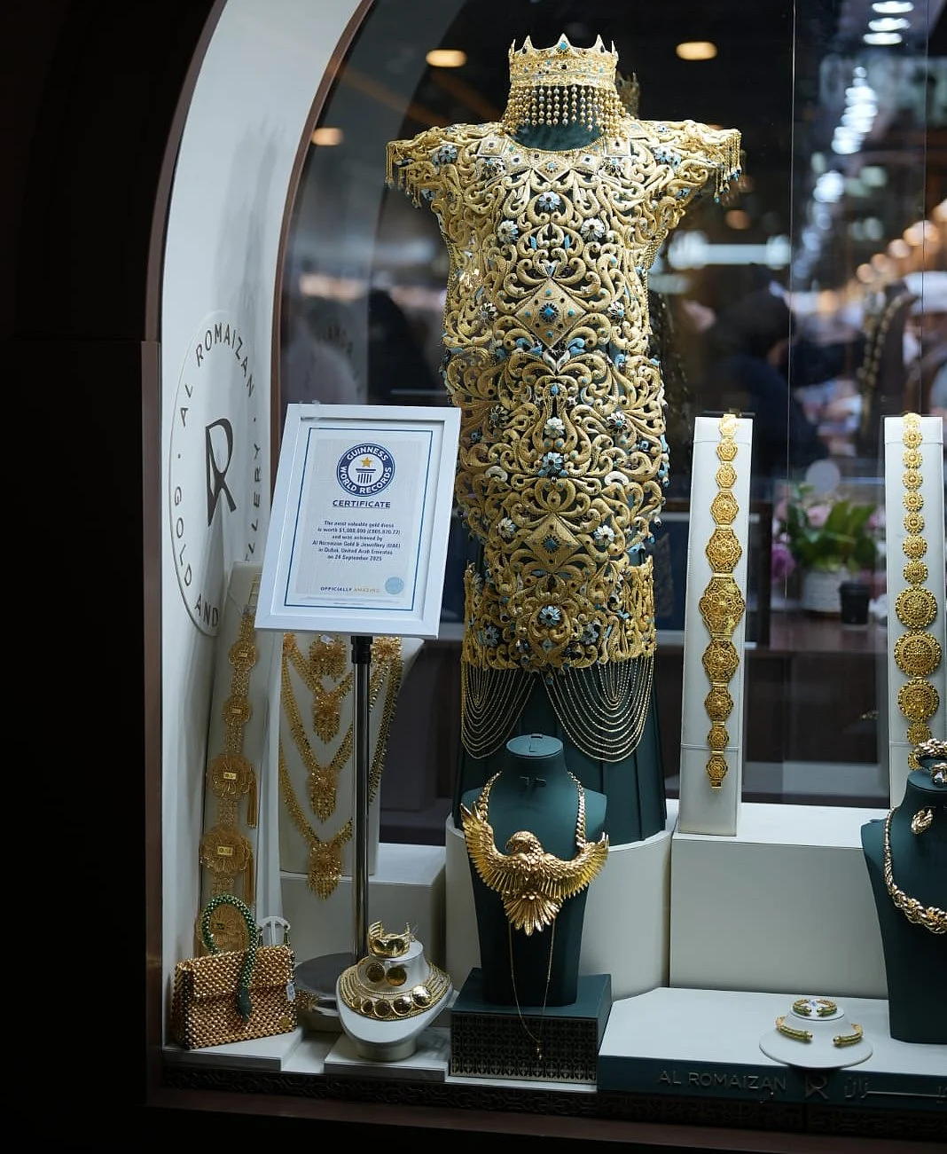 Gold dress weighing over 10 kg, new diamond designs unveiled in Sharjah