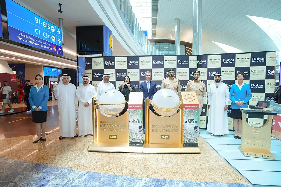 Zwei Expatriates aus Kerala im VAE gewinnen jeweils 1 Million Dollar bei der Dubai Duty Free-Auslosung. Zwei Expatriates aus Kerala im VAE gewinnen jeweils 1 Million Dollar bei der Dubai Duty Free-Auslosung.