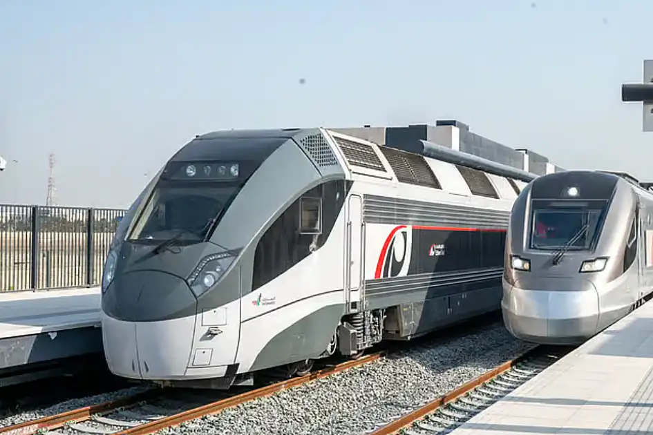 Lịch mở cửa ga mới, giá vé và tuyến đường đẹp nhất của Etihad Rail tại UAE