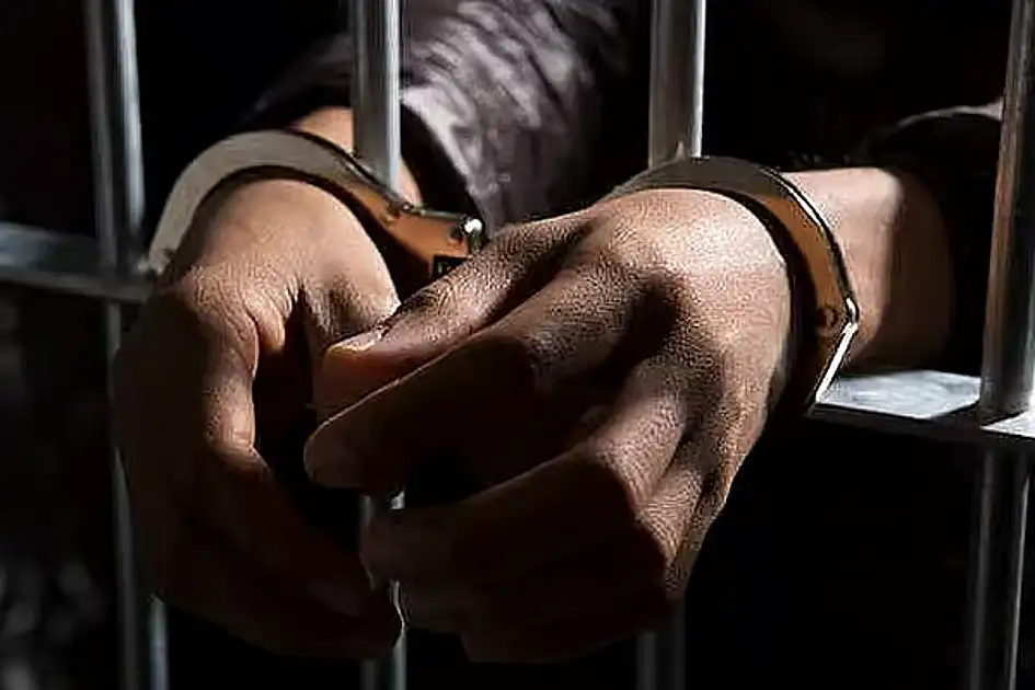 Saudi Arabia arrests 14,970 for illegal border crossing, visa violations ...