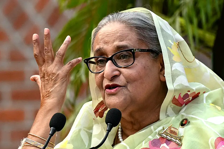 Bangladeschs ehemalige Premierministerin Hasina schwört trotz Lebensangst ...
