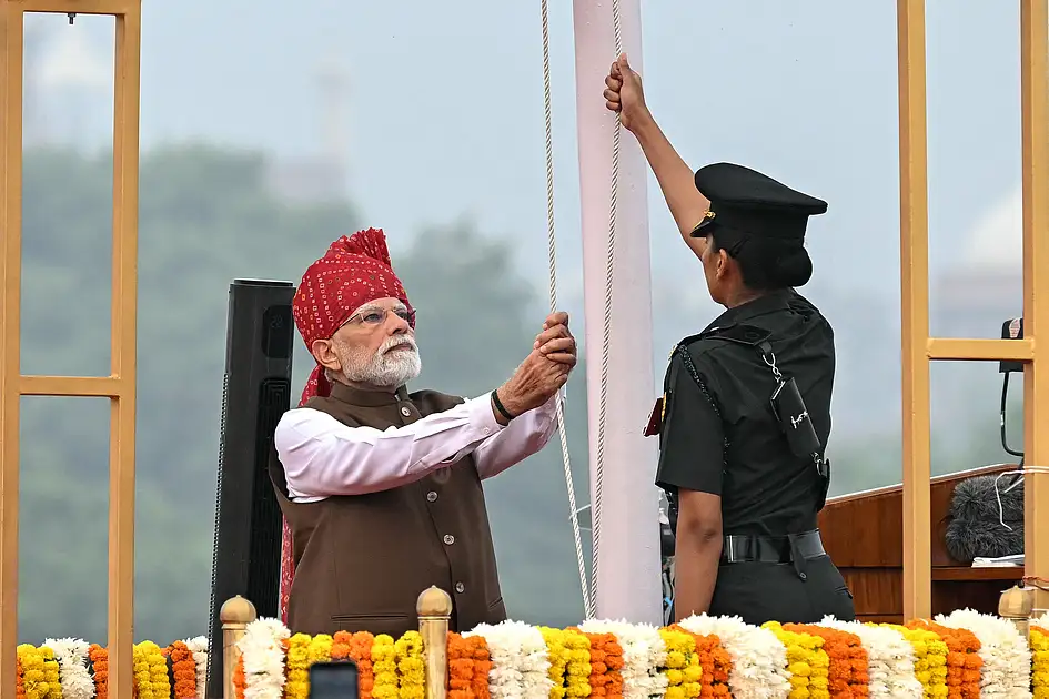 Indian Independence Day: Modi announces AI training, free online coaching ...