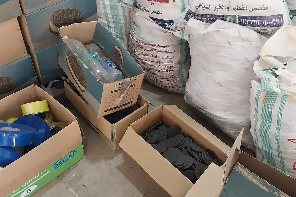 Ägypten: Unlizenzierte Keksfabrik ausgehoben, die Holzkohle statt ...