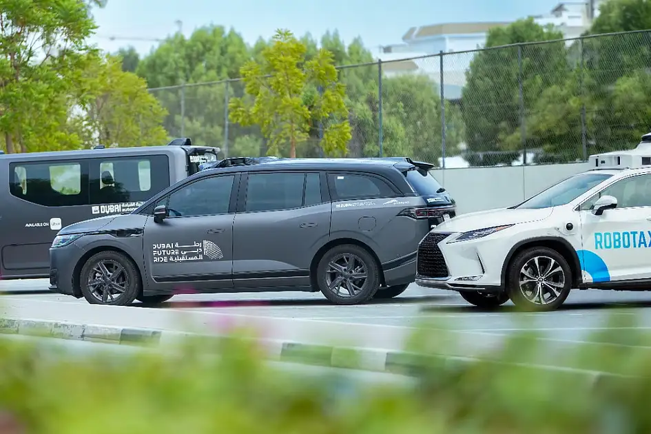 Dubais Robotaxis legen vier Millionen Kilometer zurück; ...