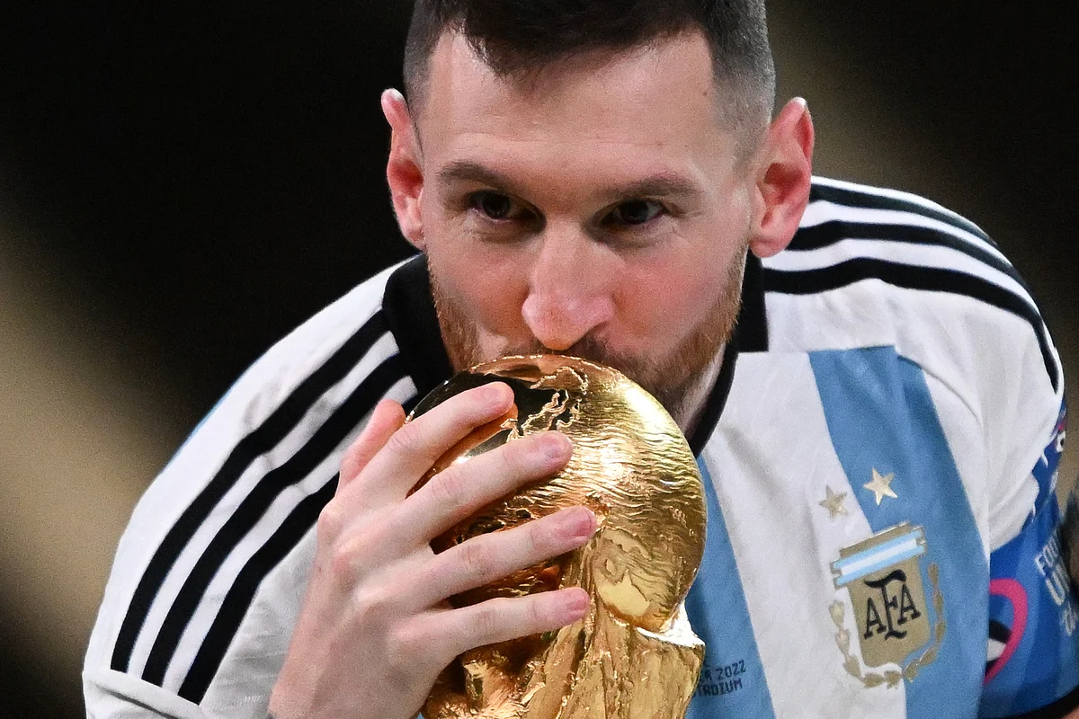 Lionel Messi announces retirement from international football